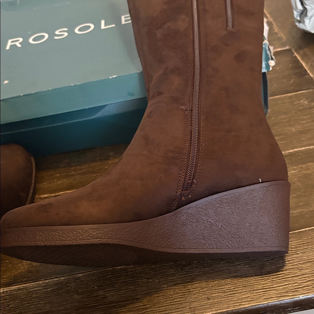 AEROSOLES Women's Dark Brown Wedge Boots - Picture 9 of 10